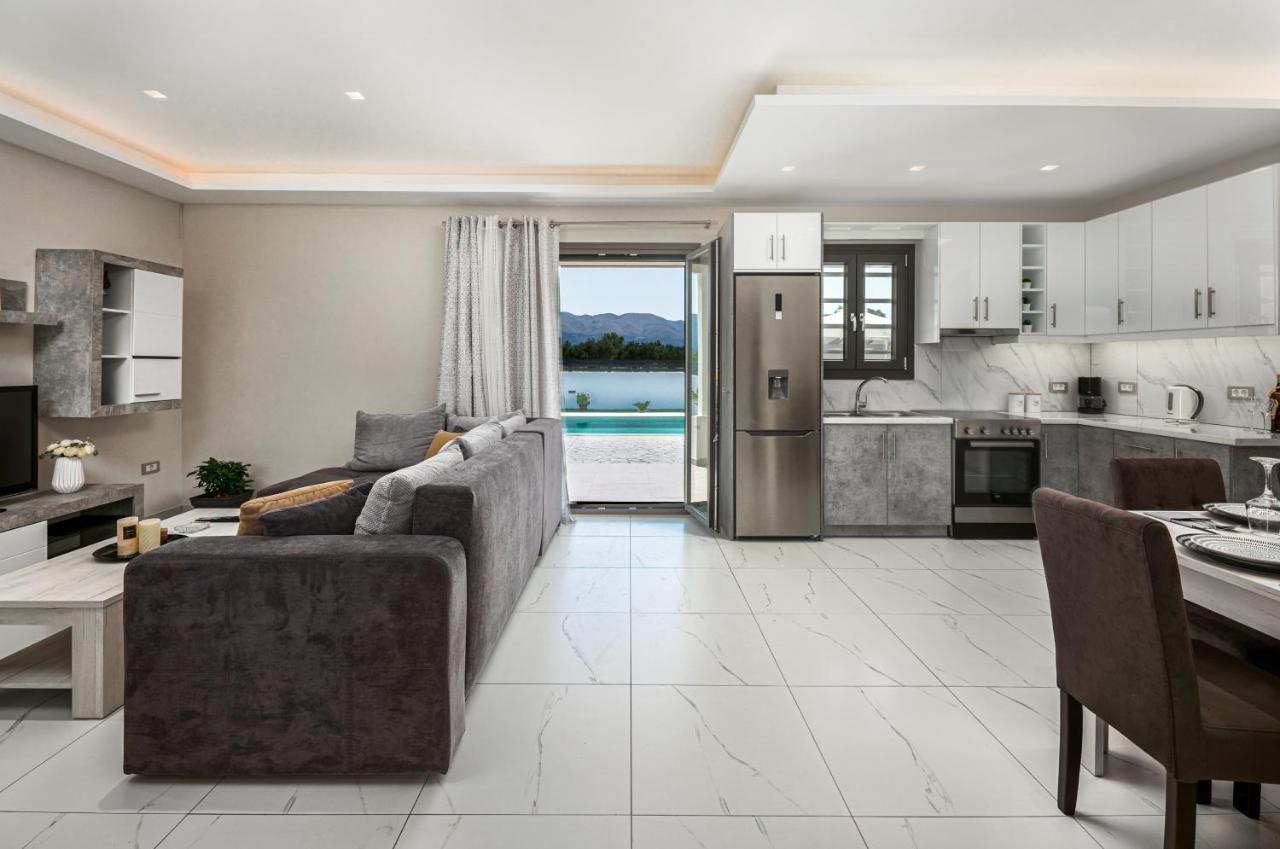 Bluewind Villa Sarakinádhon エクステリア 写真